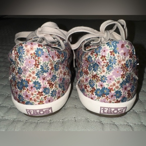 Taos Star Sneaker (Women) - Mauve Floral Multi. Size 7. VGUC - Picture 8 of 11